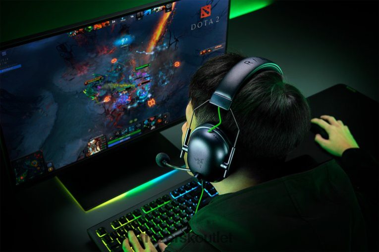 Razer herný zvuk čierna usb blackshark v2 ZNL2NV89