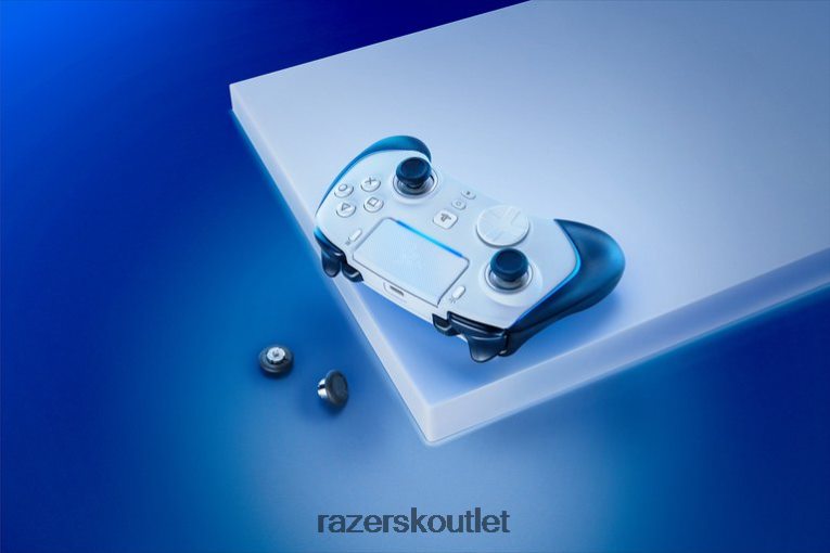 Razer konzoly biely wolverine v2 pro ZNL2NV159