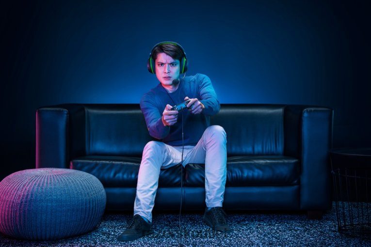 Razer konzoly čierna Wolverine v2 ZNL2NV162