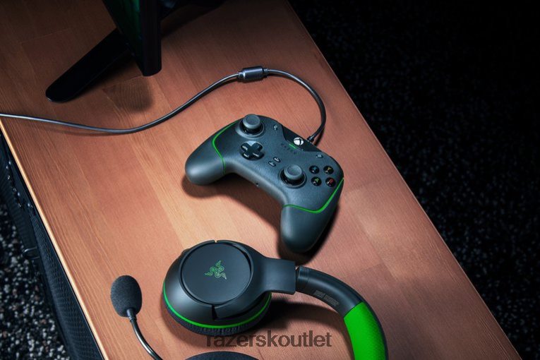 Razer konzoly čierna Wolverine v2 ZNL2NV162