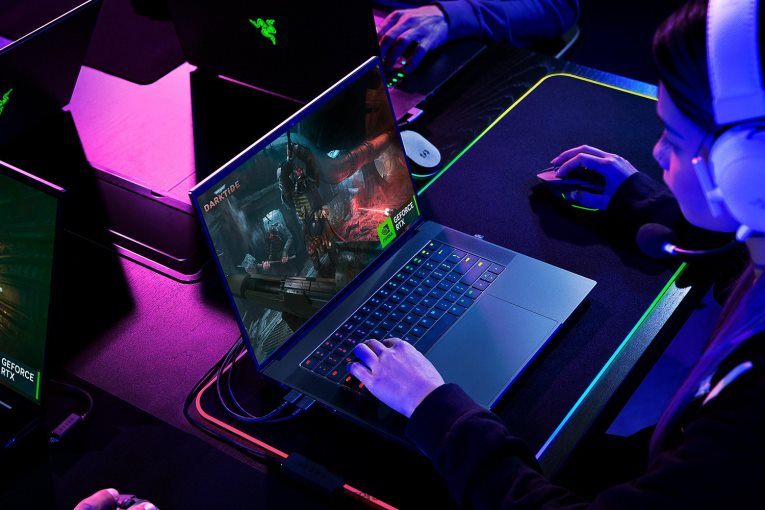 Razer laptop jedna farba prispôsobte si čepeľ 16 ZNL2NV7